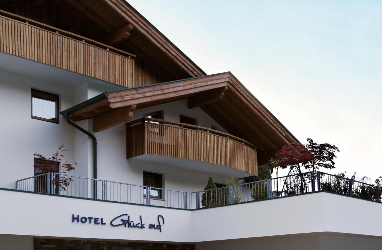 Hotel & Suites Glueck Auf Mayrhofen Extérieur photo