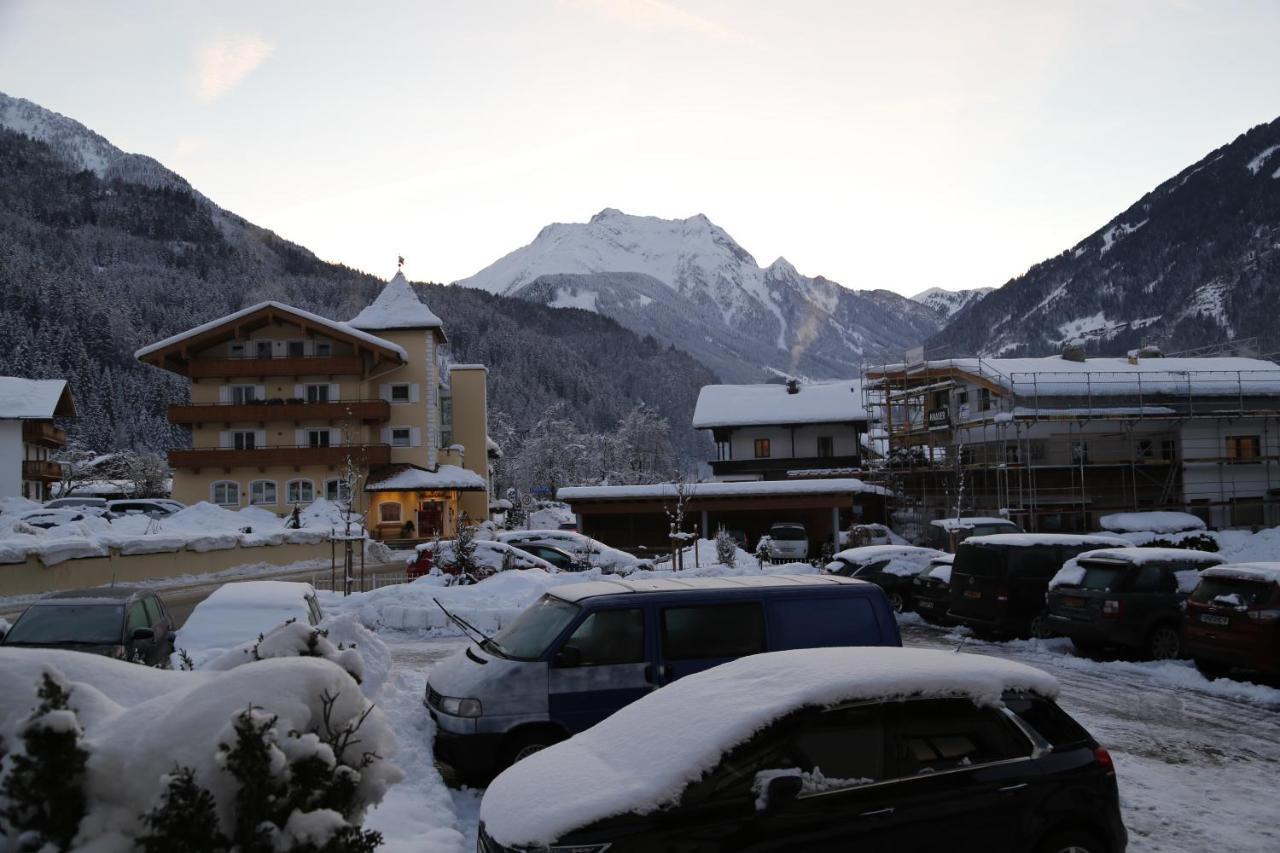 Hotel & Suites Glueck Auf Mayrhofen Extérieur photo