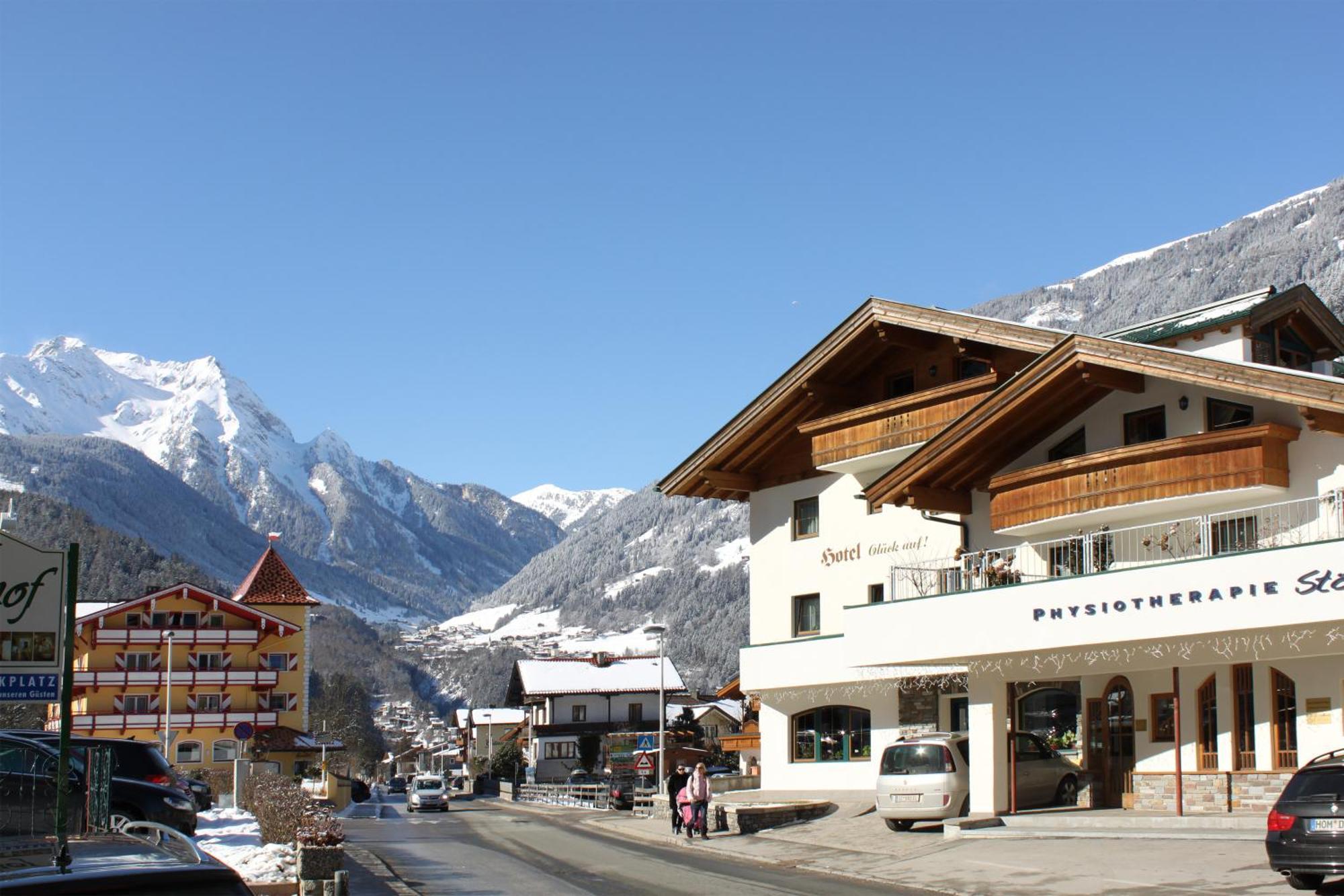 Hotel & Suites Glueck Auf Mayrhofen Extérieur photo