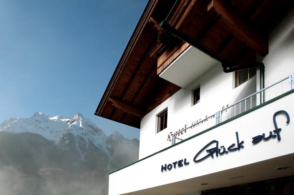 Hotel & Suites Glueck Auf Mayrhofen Extérieur photo