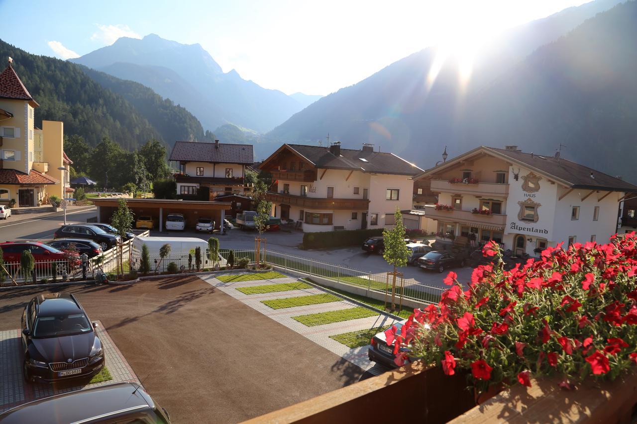 Hotel & Suites Glueck Auf Mayrhofen Extérieur photo